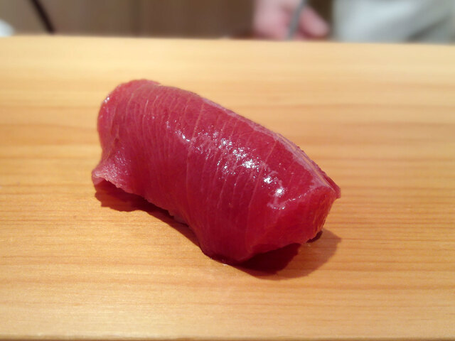 銀座鮨あらいのまぐろ