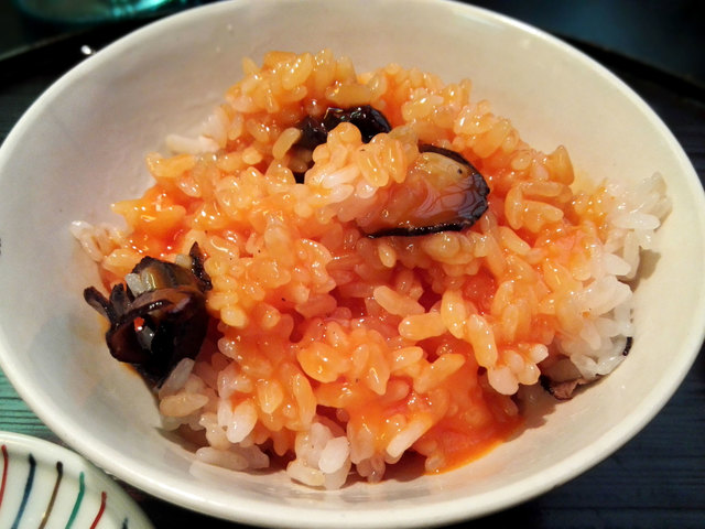 四谷三丁目「はらまさ」の出汁とトリュフの風味が香る濃厚な卵かけトリュフご飯